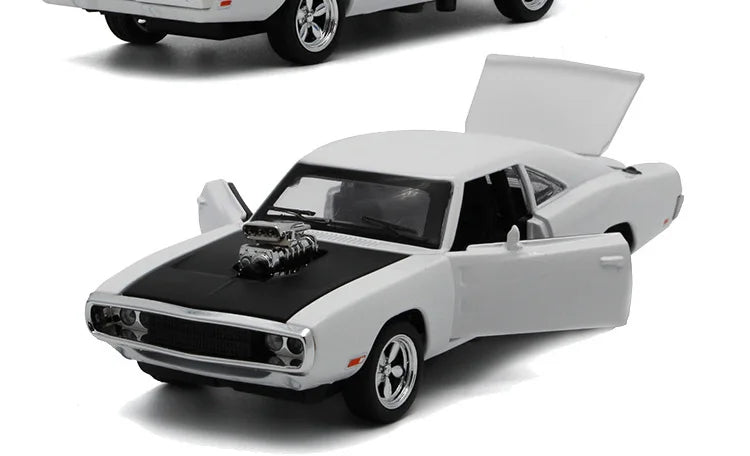 1:32 alloy off-road vehicle model, simulated interior details, cool lighting and sound effects, exquisite desktop ornaments